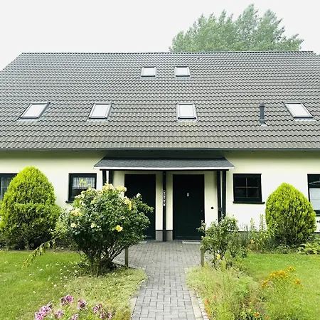 F-1112 04 Strandnah, Garten *